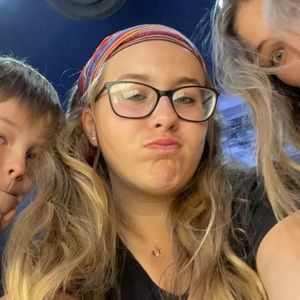 Meet your Posher, Hailey